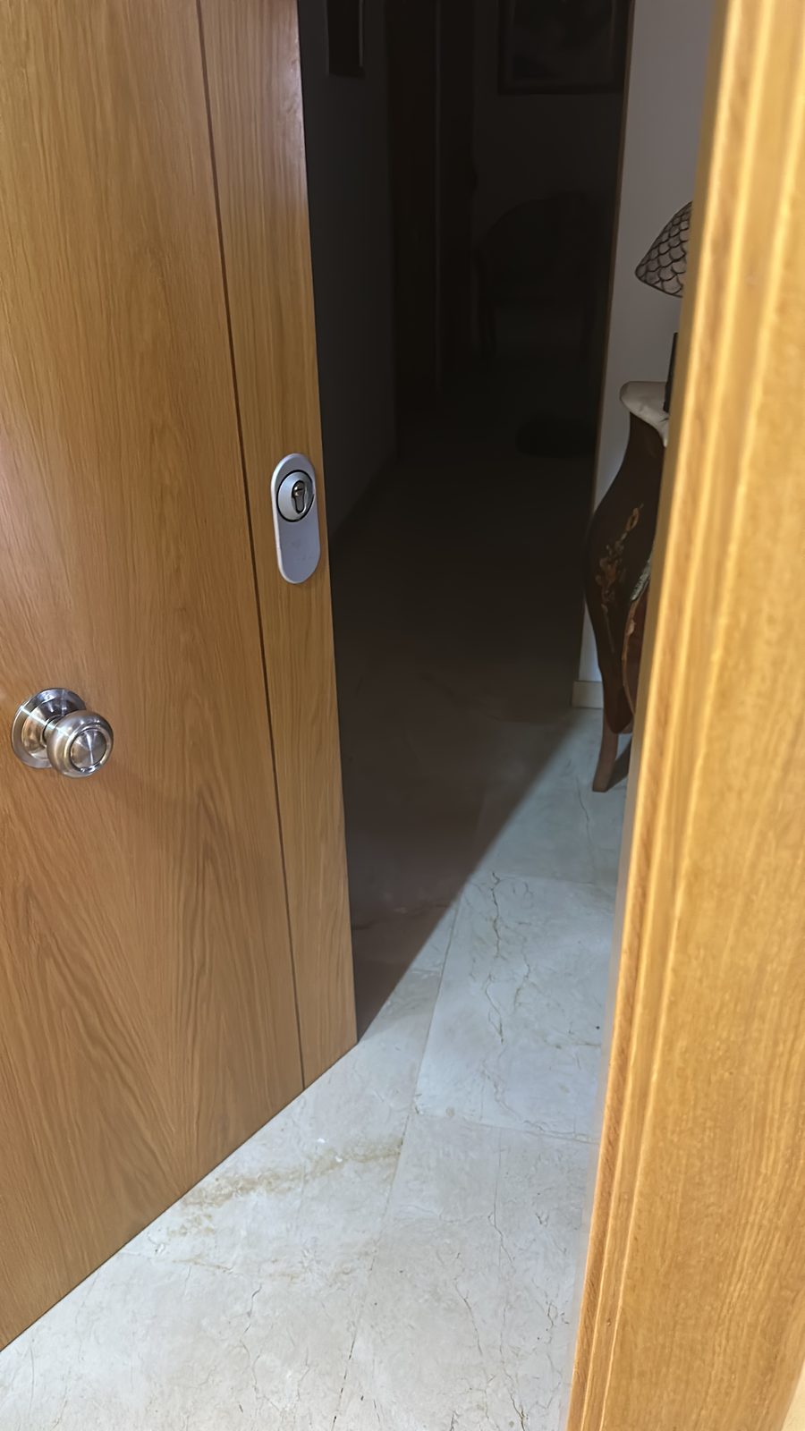 puerta abierta después de apertura urgente sin daños