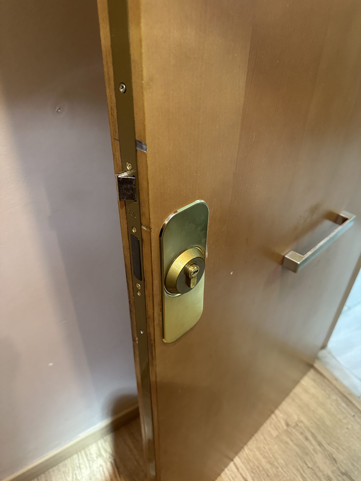 cerradura multipunto instalación profesional cerrajero